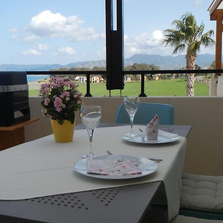 Penthouse direkt am Meer Polis Bagian luar foto