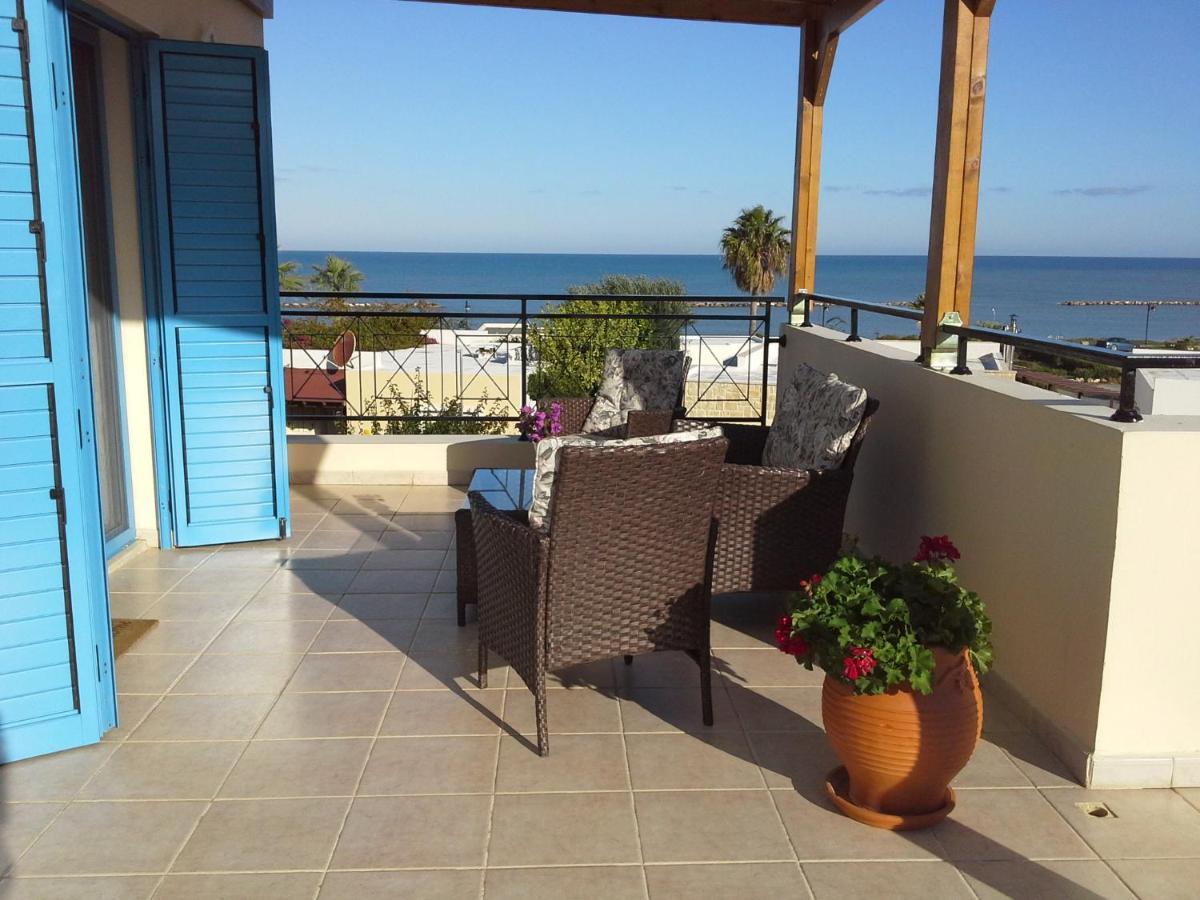 Penthouse direkt am Meer Polis Bagian luar foto