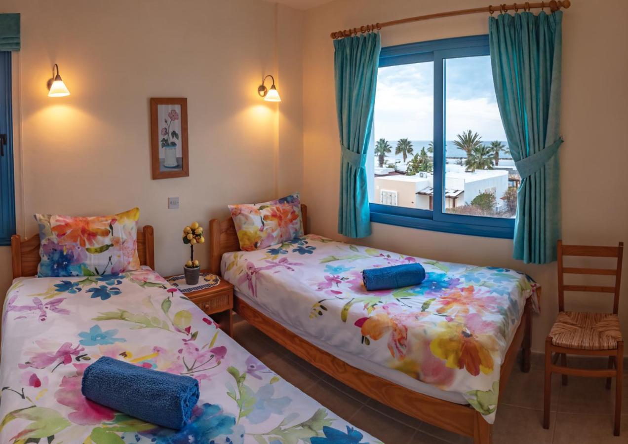 Penthouse direkt am Meer Polis Bagian luar foto