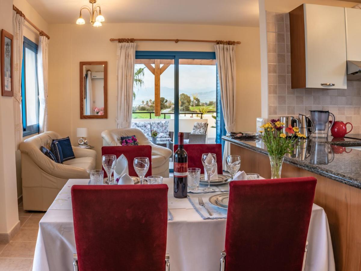 Penthouse direkt am Meer Polis Bagian luar foto