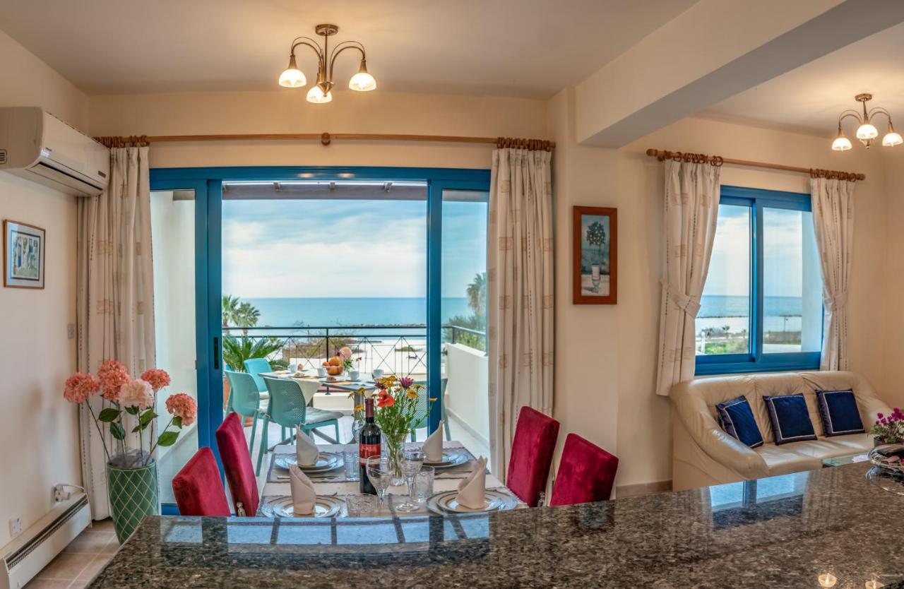 Penthouse direkt am Meer Polis Bagian luar foto