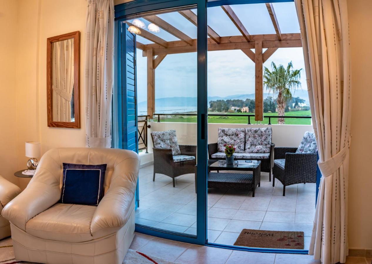 Penthouse direkt am Meer Polis Bagian luar foto