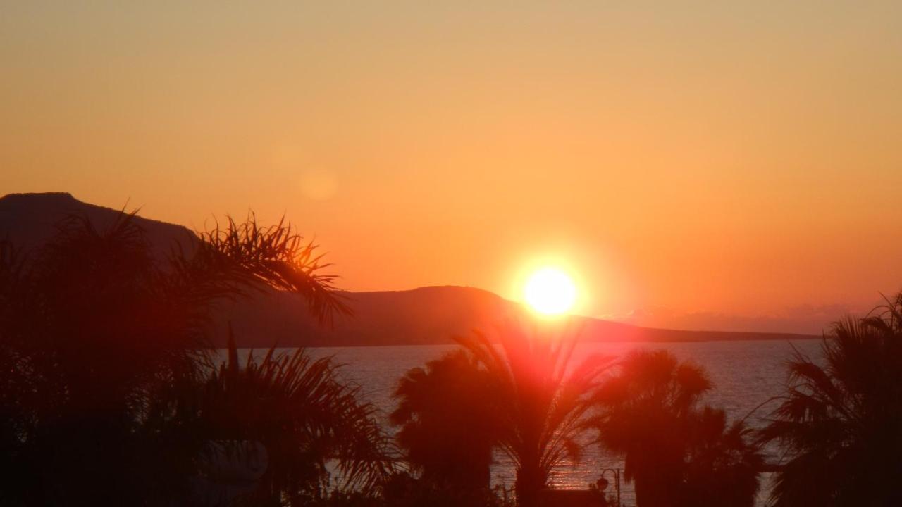 Penthouse direkt am Meer Polis Bagian luar foto