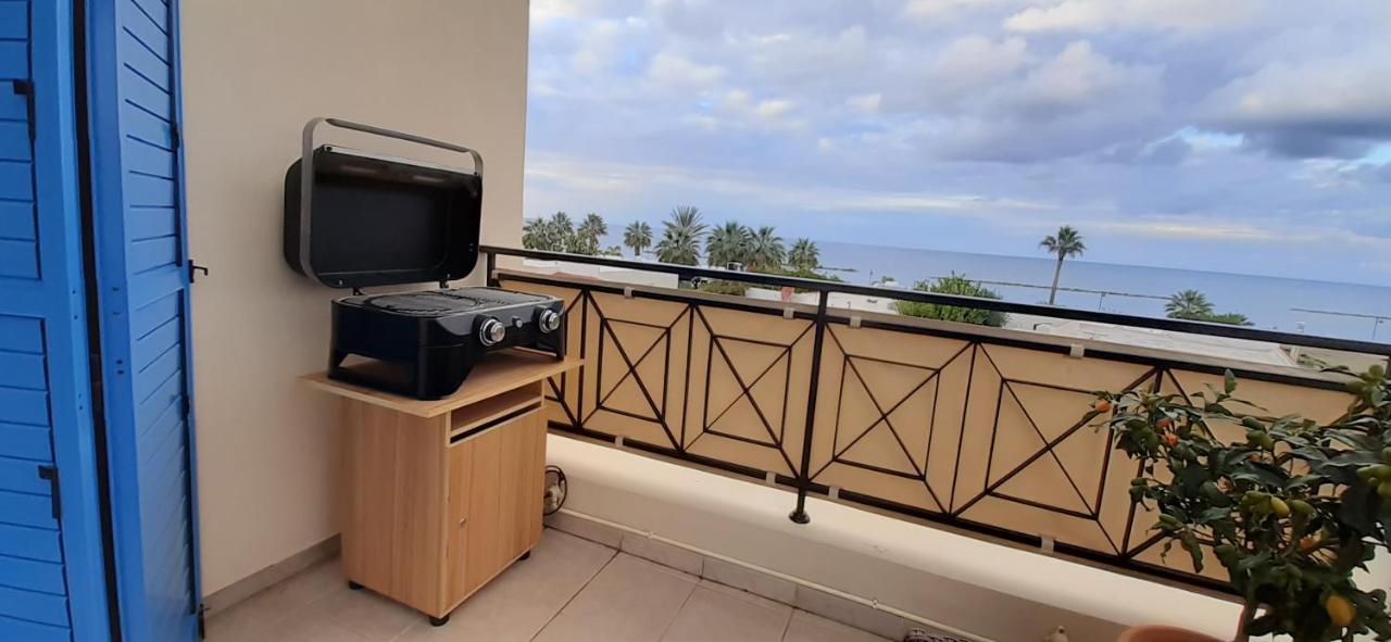 Penthouse direkt am Meer Polis Bagian luar foto